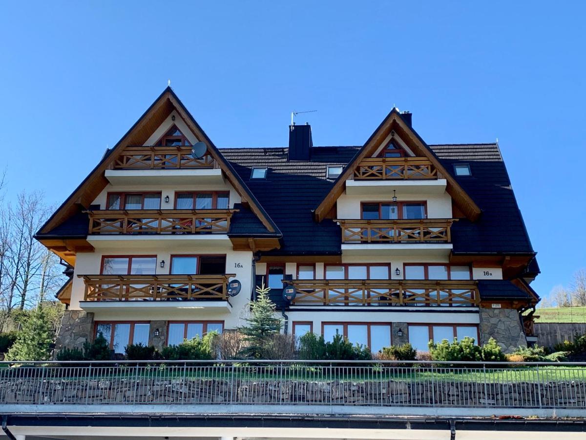 コシチェリスコApartament Sielsko Widokowyアパートメント エクステリア 写真